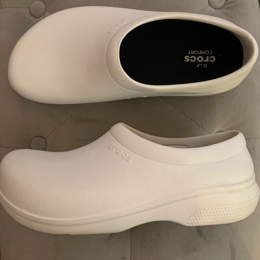 Crocs Dual Comfort Nursing Clogs